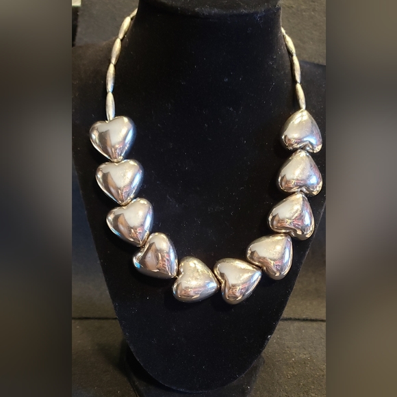 Retro statement bubble  heart silvertone necklace - Picture 3 of 3